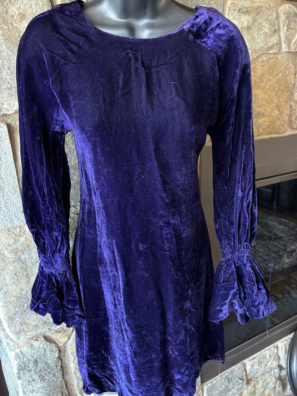 Vintage Mod  60s Mod deep purple velvet mini dress w bell sleeves Sm